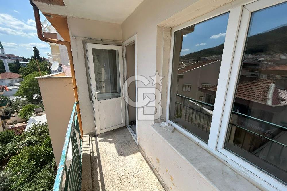 İzmir Caddesi Üzerinde Satılık 2+1 Daire