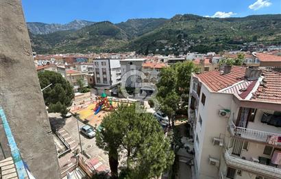 İzmir Caddesi Üzerinde Satılık 2+1 Daire