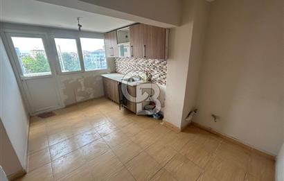 İzmir Caddesi Üzerinde Satılık 2+1 Daire