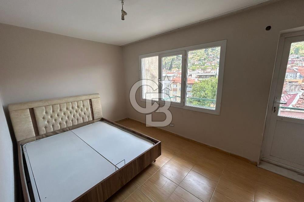 İzmir Caddesi Üzerinde Satılık 2+1 Daire