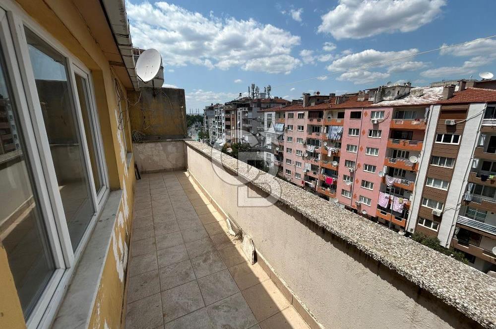 İzmir Caddesi Üzerinde Satılık 2+1 Daire