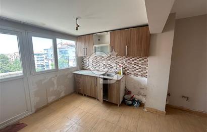 İzmir Caddesi Üzerinde Satılık 2+1 Daire