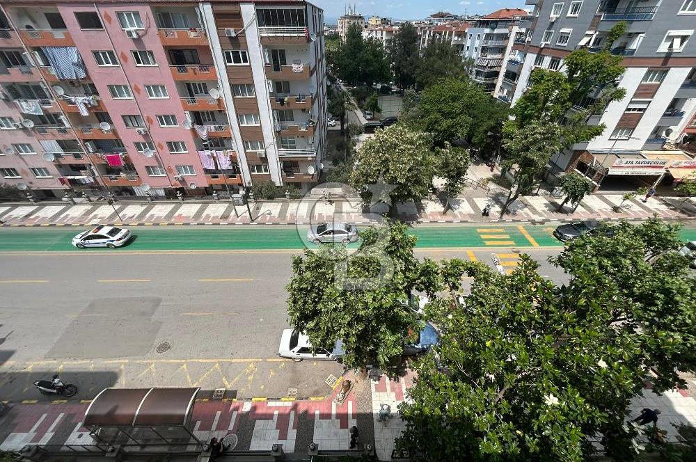 İzmir Caddesi Üzerinde Satılık 2+1 Daire