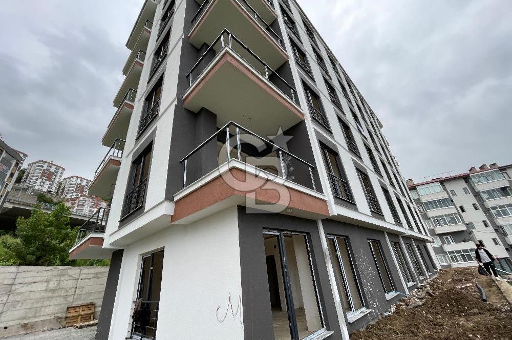 2 NOLU BEŞİRLİ'DE DENİZ MANZARALI MERKEZİ KONUMDA SATILIK DAİRE