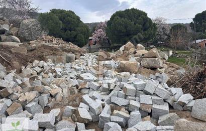 BERGAMA KOZAK YAYLASI ELEKTRİK SU ABONELİKLİ KONUT İMARLI ARSA