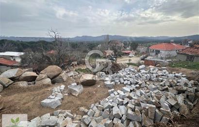 BERGAMA KOZAK YAYLASI ELEKTRİK SU ABONELİKLİ KONUT İMARLI ARSA