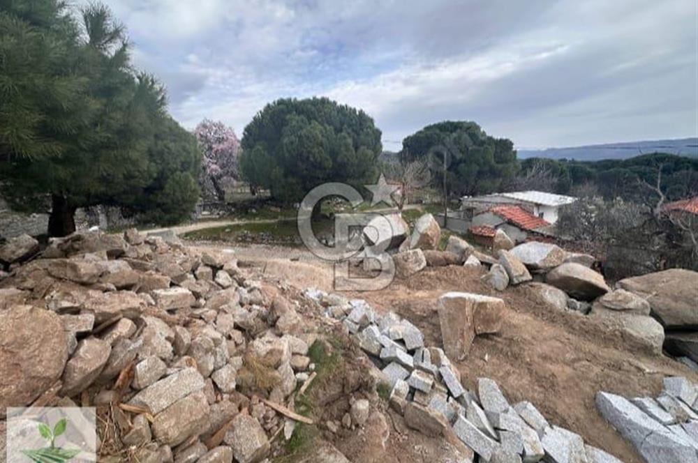 BERGAMA KOZAK YAYLASI ELEKTRİK SU ABONELİKLİ KONUT İMARLI ARSA
