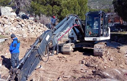 BERGAMA KOZAK YAYLASI ELEKTRİK SU ABONELİKLİ KONUT İMARLI ARSA