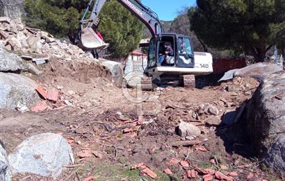 BERGAMA KOZAK YAYLASI ELEKTRİK SU ABONELİKLİ KONUT İMARLI ARSA