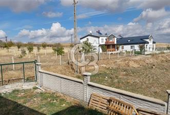 GÖLBAŞI GÖKÇEHÖYÜK'TE ÇİFTLİK VE HOBİ BAHÇESİNE UYGUN ARSA