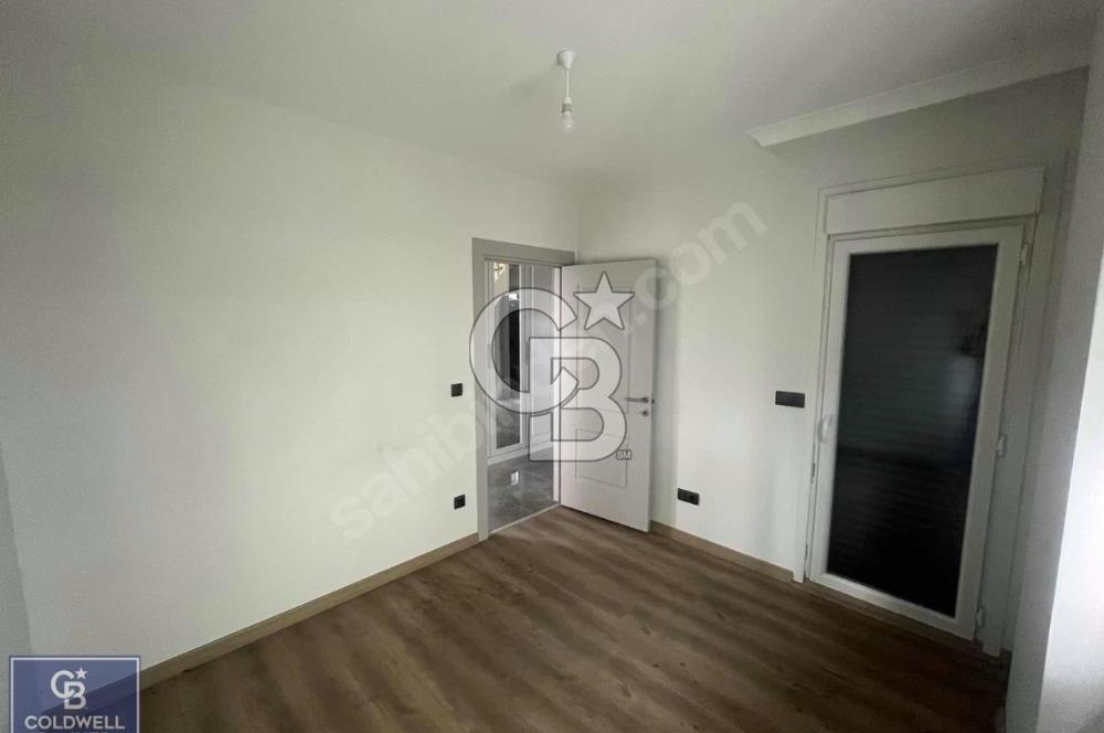 ÜMRANİYE CENGİZ TOPEL CD. ÜZERİNDE SATILIK 4+1 DUBLEKS DAİRE
