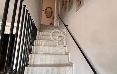 Çiçekliköy'de Satılık 4+1 Havuzlu Bahçeli Villa