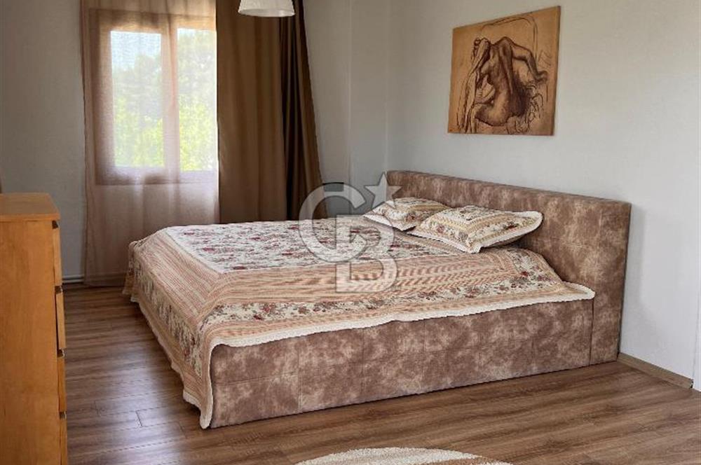 Çiçekliköy'de Satılık 4+1 Havuzlu Bahçeli Villa