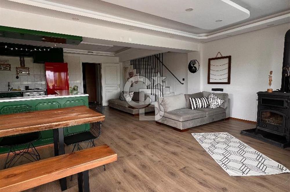 Çiçekliköy'de Satılık 4+1 Havuzlu Bahçeli Villa