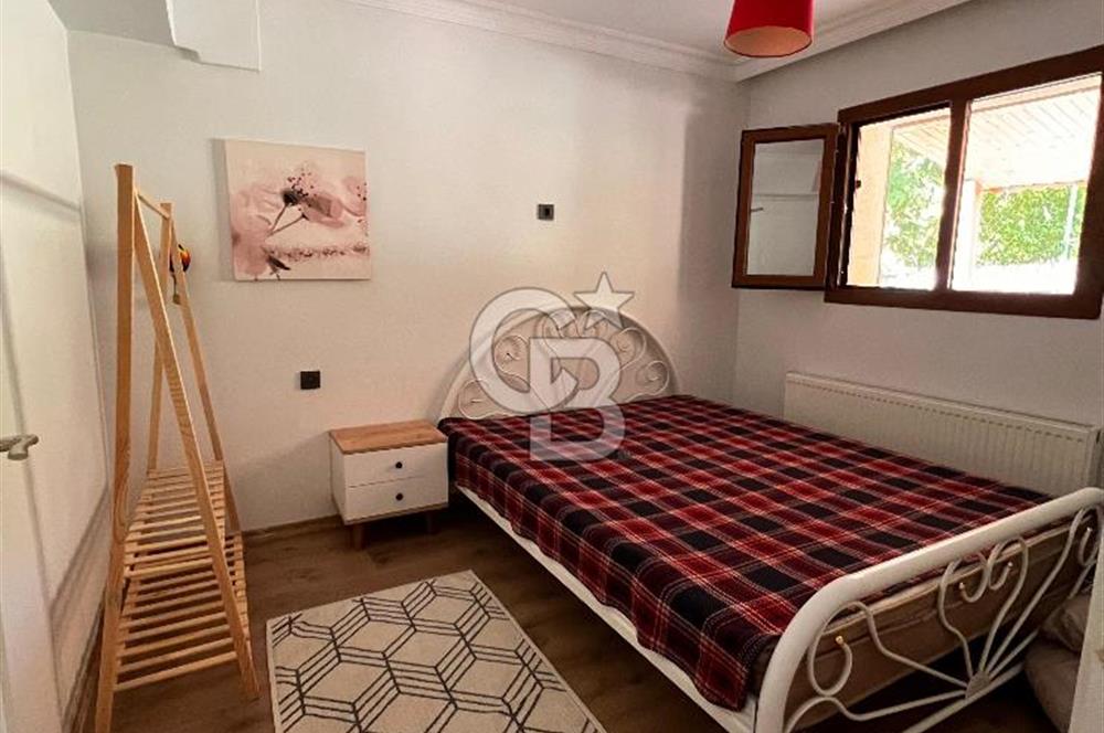 Çiçekliköy'de Satılık 4+1 Havuzlu Bahçeli Villa