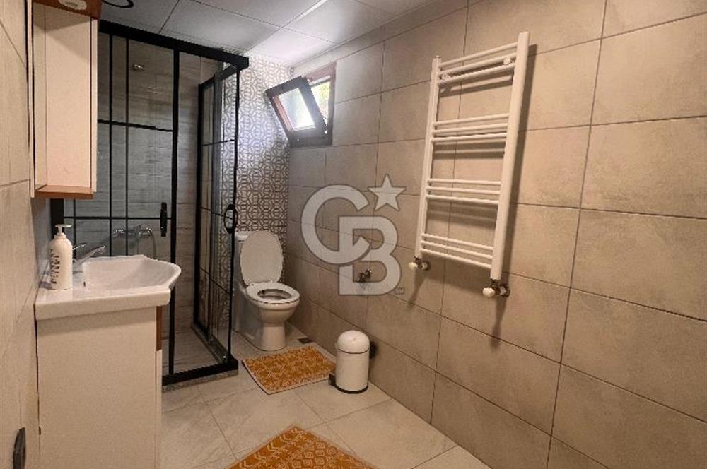Çiçekliköy'de Satılık 4+1 Havuzlu Bahçeli Villa