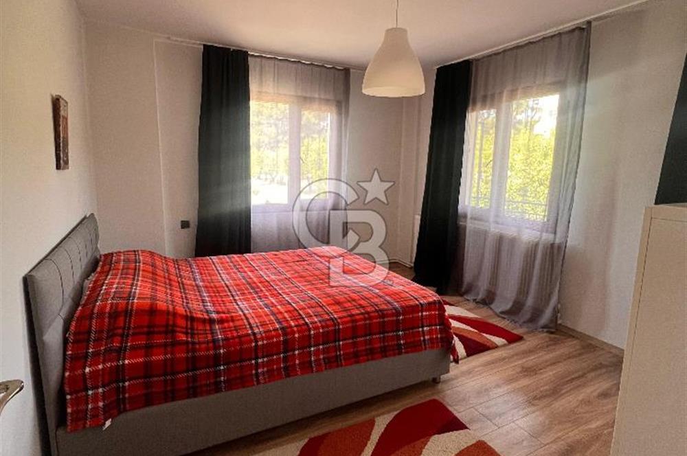 Çiçekliköy'de Satılık 4+1 Havuzlu Bahçeli Villa