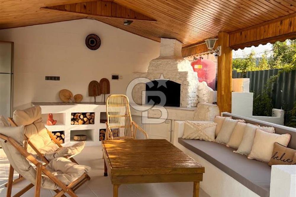 Çiçekliköy'de Satılık 4+1 Havuzlu Bahçeli Villa