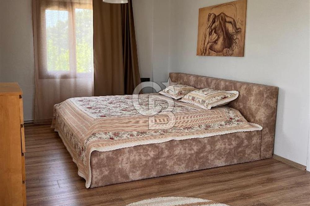 Çiçekliköy'de Satılık 4+1 Havuzlu Bahçeli Villa