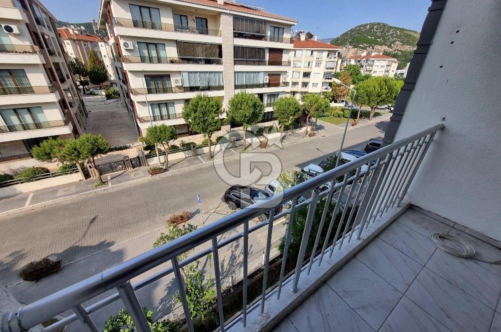 Muğla Şehir Merkezi Emirbeyazıt’ta, Resmi Kurumlara Yürüme Mesafesinde 2+1 Daire!