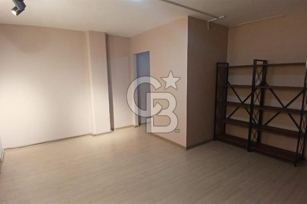 Karabağlar Selgeçen Modeka İş Merkezinde Eşyalı Kiralık Ofis