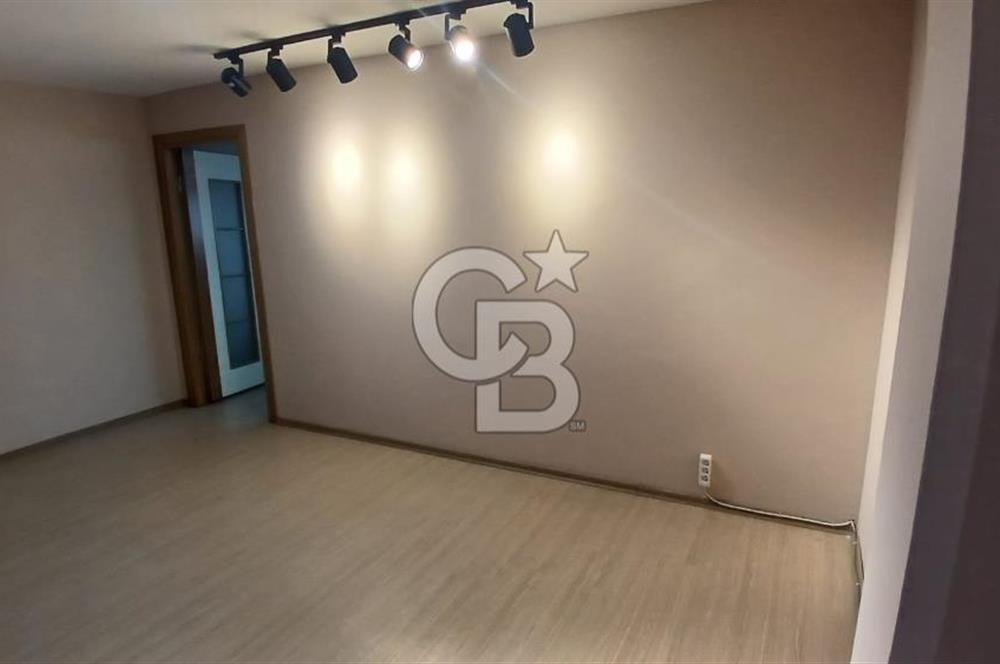 Karabağlar Selgeçen Modeka İş Merkezinde Eşyalı Kiralık Ofis