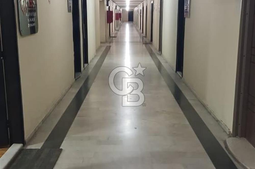 Karabağlar Selgeçen Modeka İş Merkezinde Eşyalı Kiralık Ofis