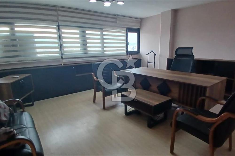 Karabağlar Selgeçen Modeka İş Merkezinde Eşyalı Kiralık Ofis