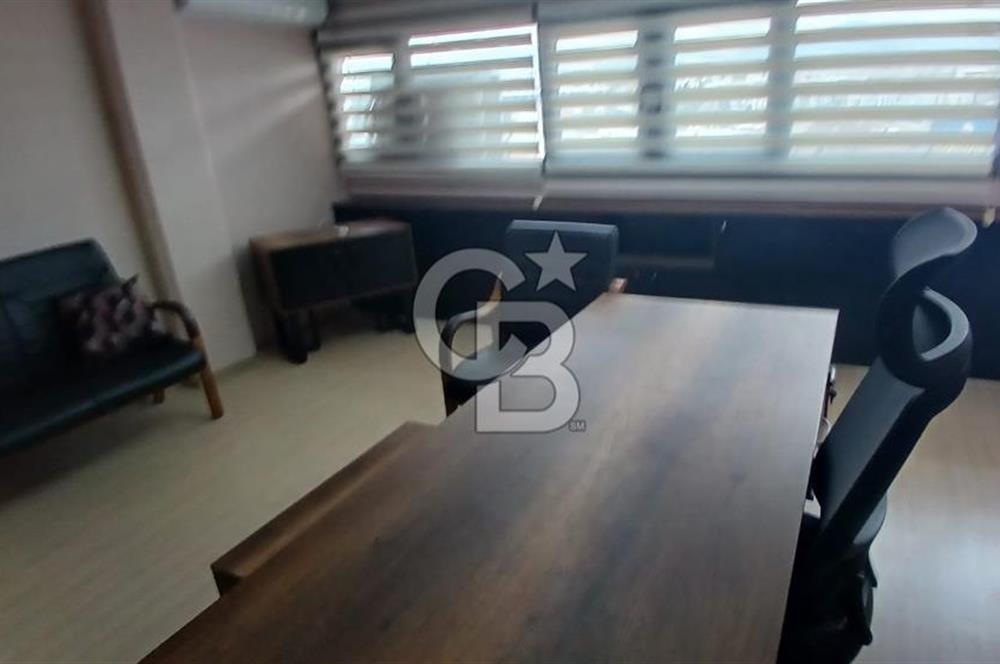 Karabağlar Selgeçen Modeka İş Merkezinde Eşyalı Kiralık Ofis