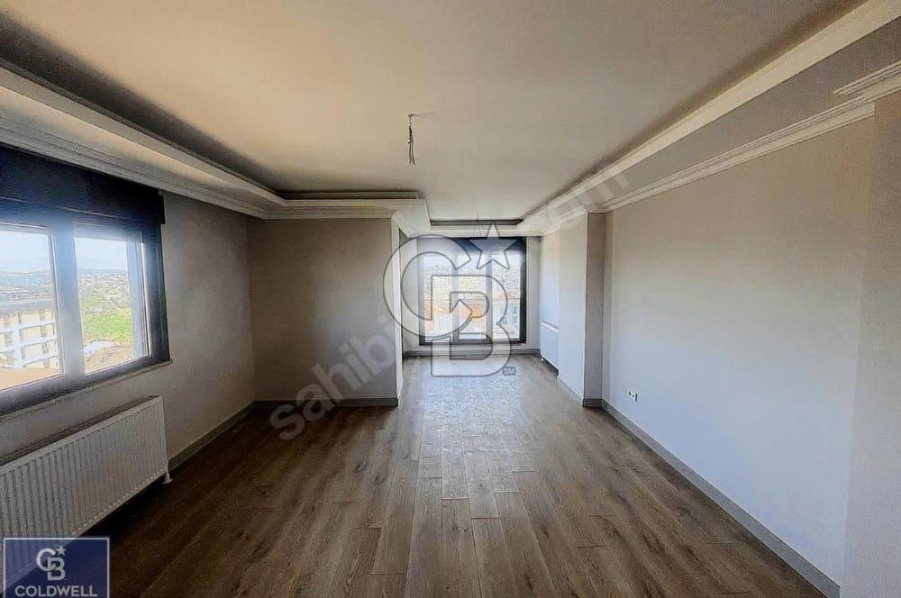 ÇENGELKÖY'DE 3 BALKONLU VE 3 BANYOLU SATILIK 4+2 DUBLEKS DAİRE