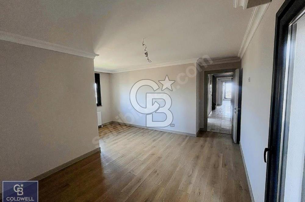 ÇENGELKÖY'DE 3 BALKONLU VE 3 BANYOLU SATILIK 4+2 DUBLEKS DAİRE