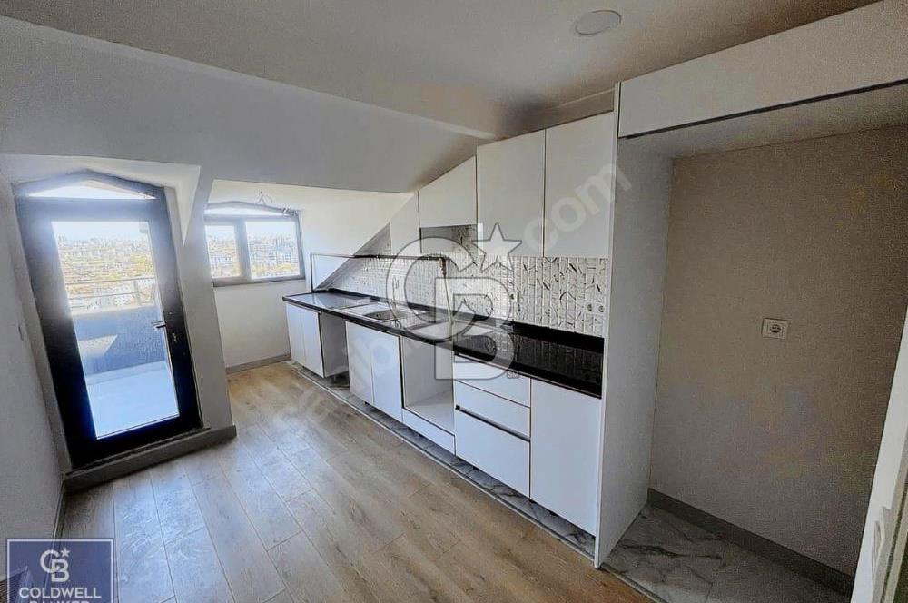 ÇENGELKÖY'DE 3 BALKONLU VE 3 BANYOLU SATILIK 4+2 DUBLEKS DAİRE