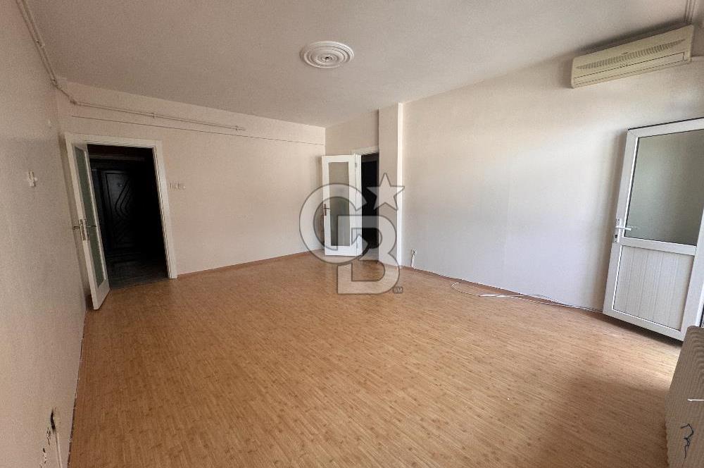 Fatih de Vatan Caddesine Çok Yakın 2+1 90 m2 2. Katta Kiralık Daire
