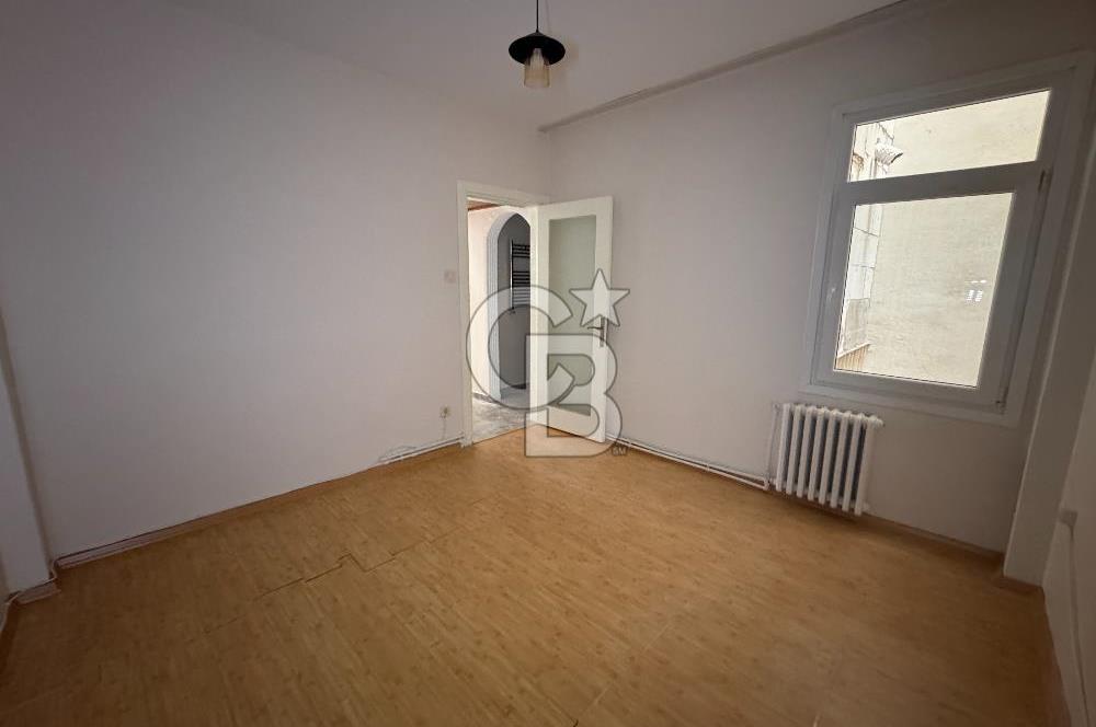 Fatih de Vatan Caddesine Çok Yakın 2+1 90 m2 2. Katta Kiralık Daire