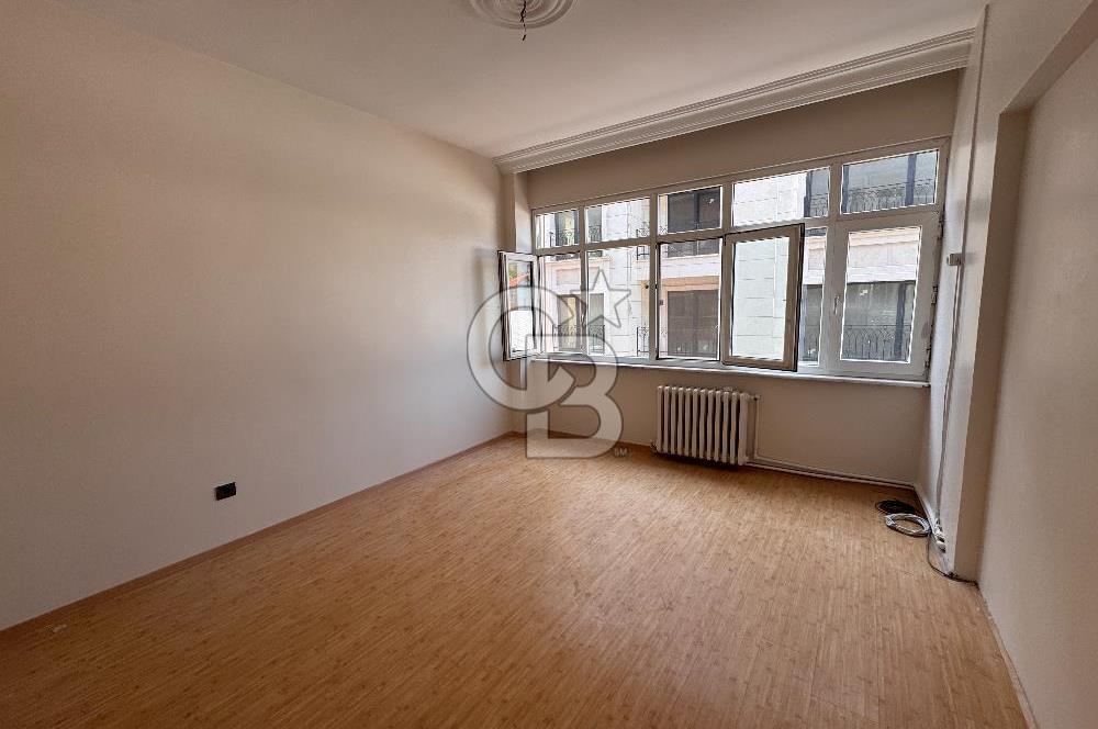 Fatih de Vatan Caddesine Çok Yakın 2+1 90 m2 2. Katta Kiralık Daire