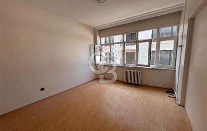 Fatih de Vatan Caddesine Çok Yakın 2+1 90 m2 2. Katta Kiralık Daire