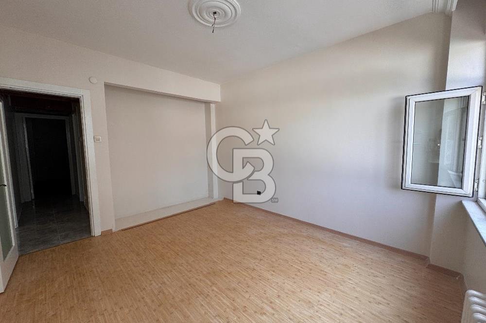 Fatih de Vatan Caddesine Çok Yakın 2+1 90 m2 2. Katta Kiralık Daire