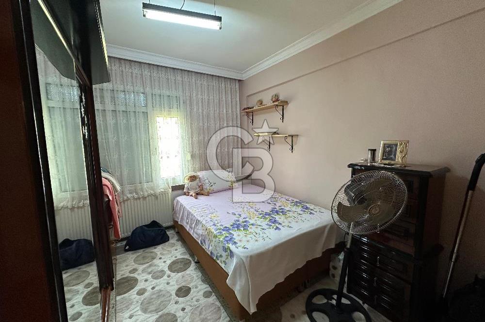 İzmir Bornova Atatürk Mahallesinde Satılık Bakımlı Daire