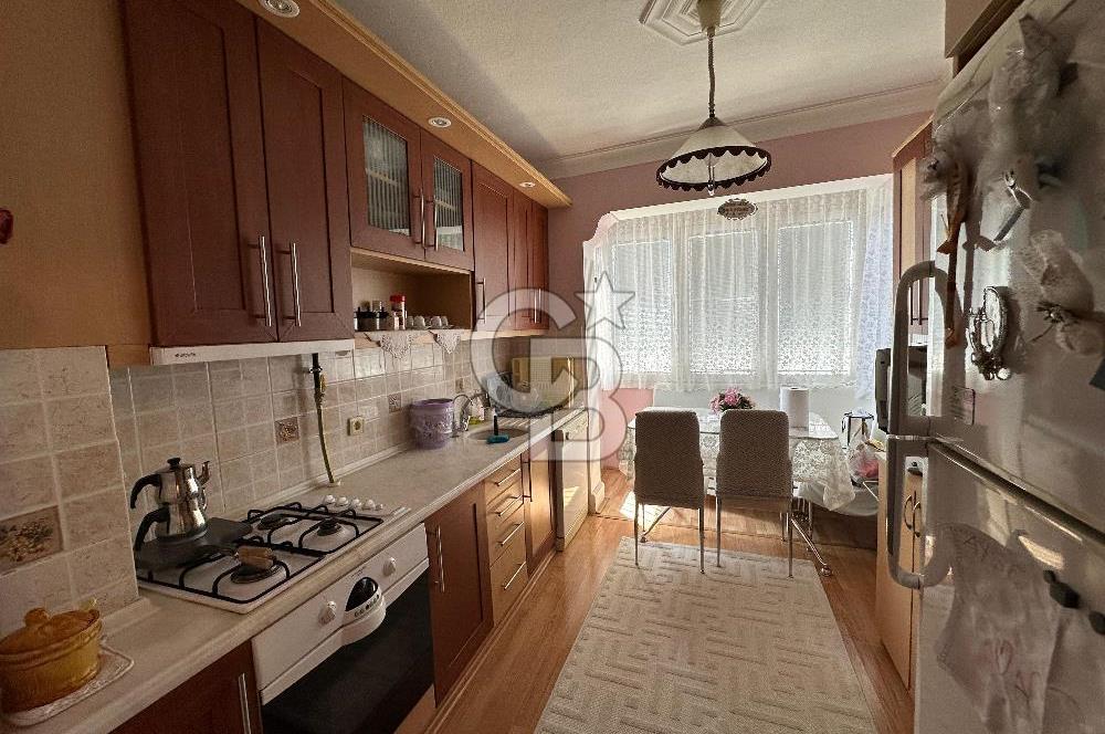 İzmir Bornova Atatürk Mahallesinde Satılık Bakımlı Daire