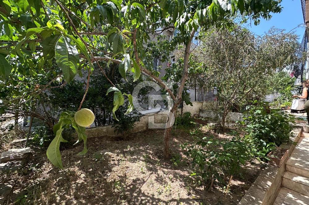 İzmir Bornova Atatürk Mahallesinde Satılık Bakımlı Daire