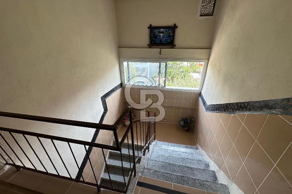 İzmir Bornova Atatürk Mahallesinde Satılık Bakımlı Daire