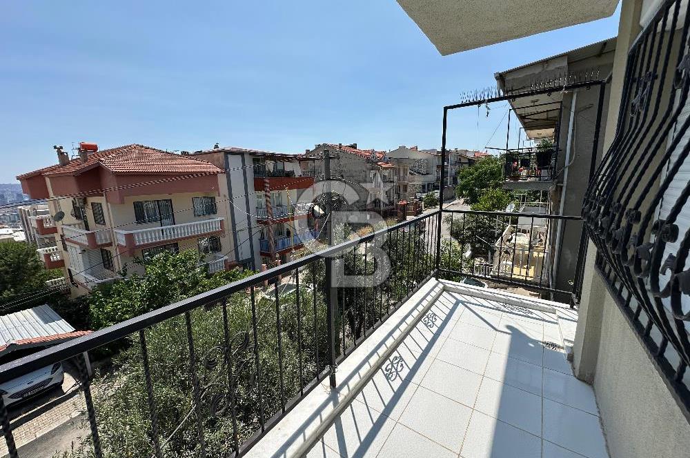 İzmir Bornova Atatürk Mahallesinde Satılık Bakımlı Daire