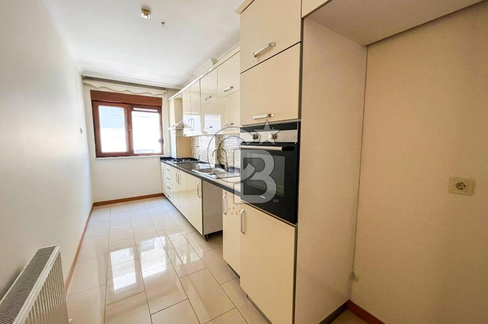 KÜÇÜKYALI MEKTEP CADDESİNDE SATILIK BOŞ 3+1 DAİRE 