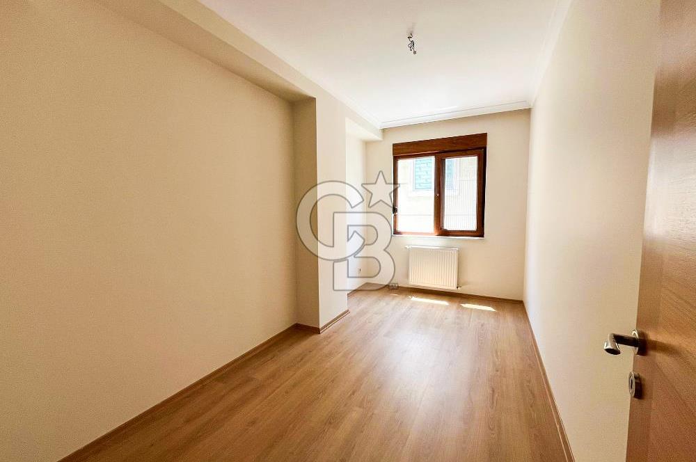 KÜÇÜKYALI MEKTEP CADDESİNDE SATILIK BOŞ 3+1 DAİRE 