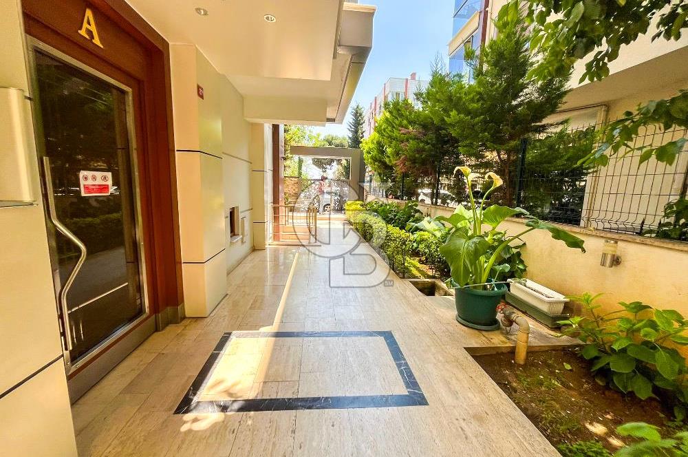 KÜÇÜKYALI MEKTEP CADDESİNDE SATILIK BOŞ 3+1 DAİRE 