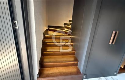 DENİZE SADECE 100 METRE MESAFEDE, NARLIDERE LİMANREİS’TE ULTRA LÜKS 4+1 240 m2 MÜSTAKİL VİLLA!