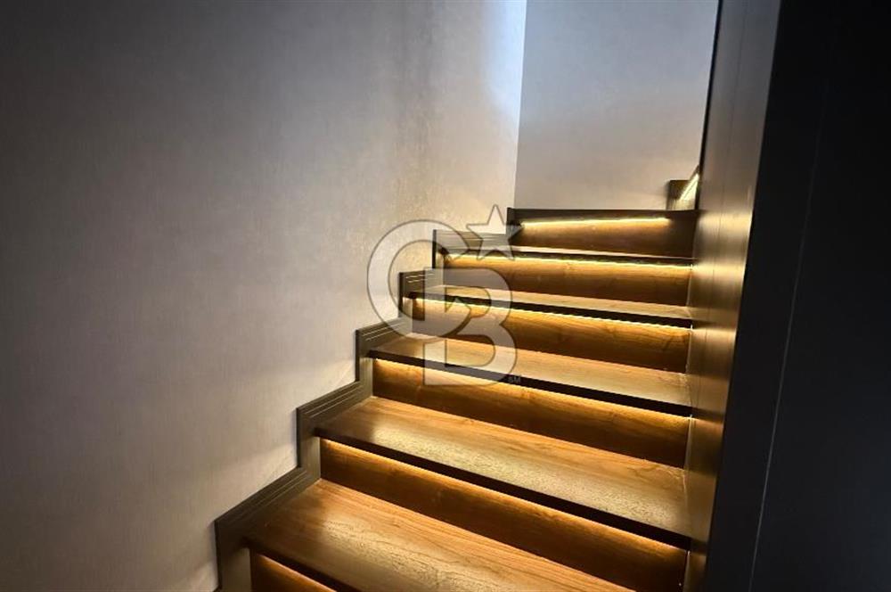 DENİZE SADECE 100 METRE MESAFEDE, NARLIDERE LİMANREİS’TE ULTRA LÜKS 4+1 240 m2 MÜSTAKİL VİLLA!