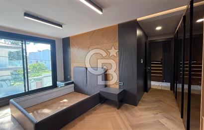 DENİZE SADECE 100 METRE MESAFEDE, NARLIDERE LİMANREİS’TE ULTRA LÜKS 4+1 240 m2 MÜSTAKİL VİLLA!