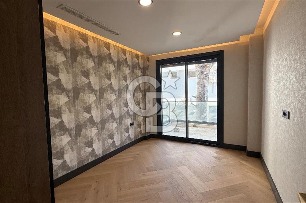 DENİZE SADECE 100 METRE MESAFEDE, NARLIDERE LİMANREİS’TE ULTRA LÜKS 4+1 240 m2 MÜSTAKİL VİLLA!