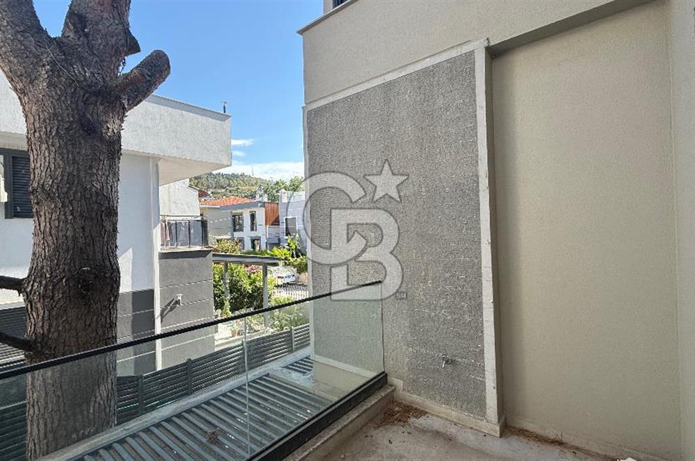 DENİZE SADECE 100 METRE MESAFEDE, NARLIDERE LİMANREİS’TE ULTRA LÜKS 4+1 240 m2 MÜSTAKİL VİLLA!